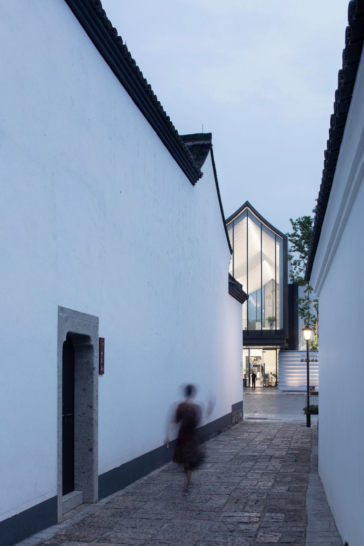 Xu Wei Art Museum and Qingteng Square by ACRC. Photograph by Jia Fang.