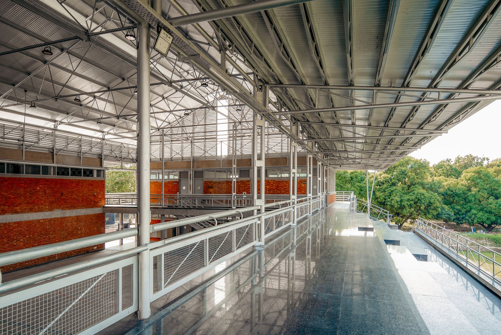 Centro de Actividades de la Academia Taksila por SGA-Studio. Fotografía por Sohaib Ilyas.