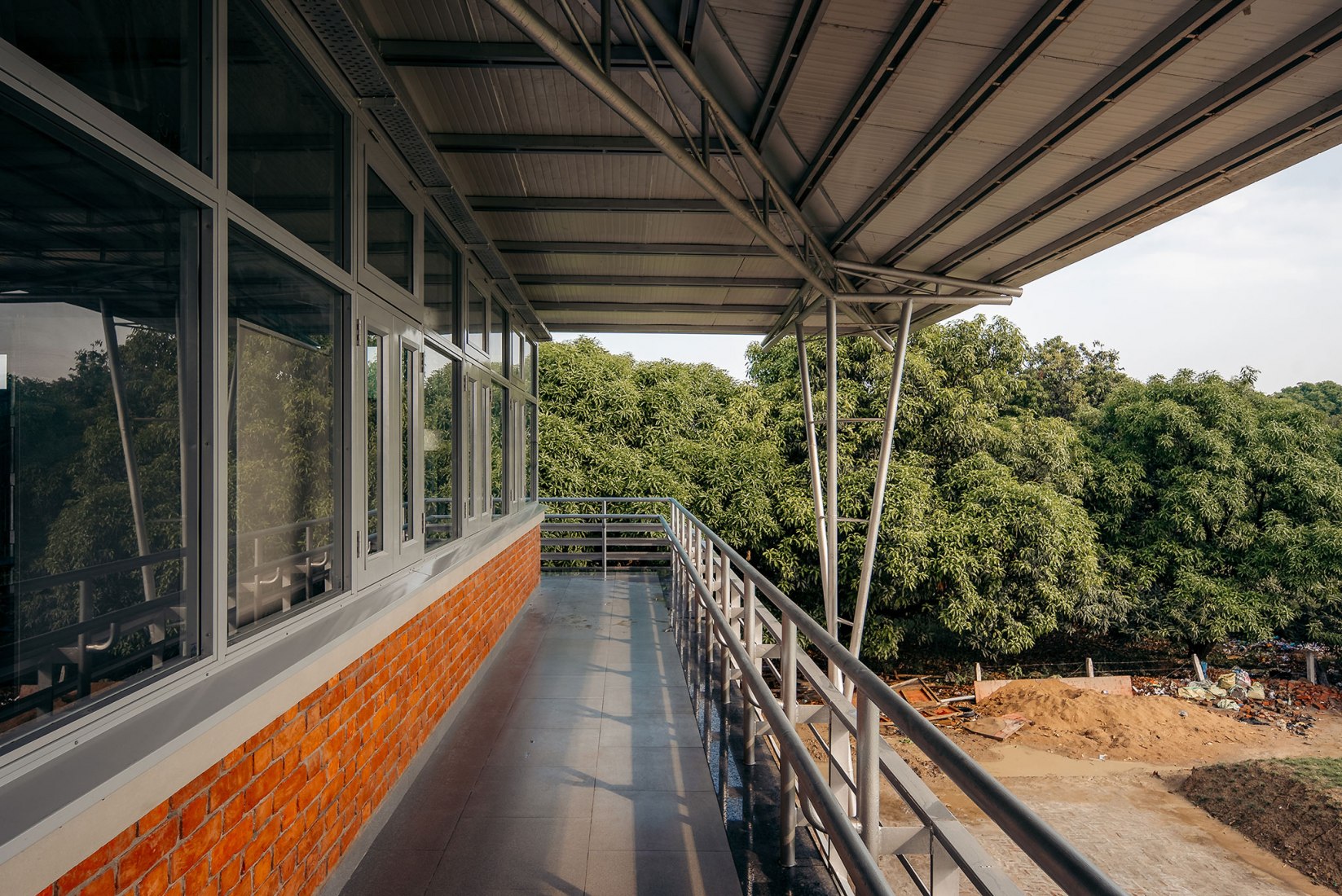 Centro de Actividades de la Academia Taksila por SGA-Studio. Fotografía por Sohaib Ilyas.