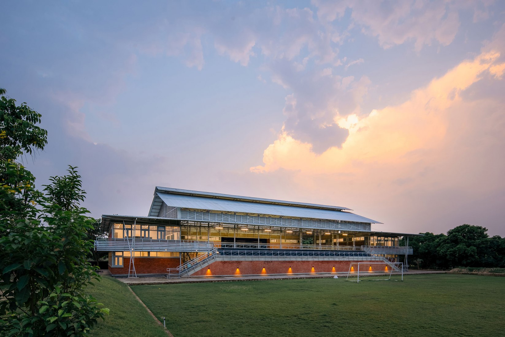 Centro de Actividades de la Academia Taksila por SGA-Studio. Fotografía por Sohaib Ilyas.