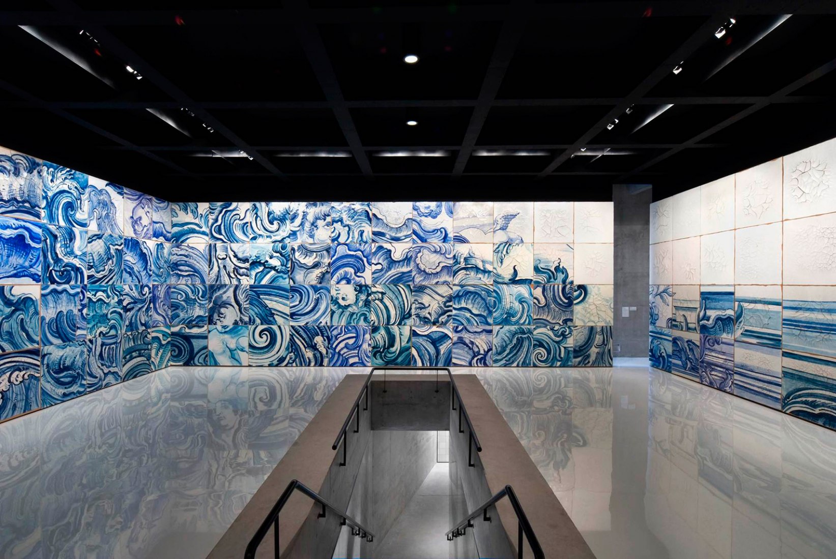 Adriana Varejão, Celacanto Provoca Maremoto, 2004 - 2008. Photograph © Maria Tereza Correia