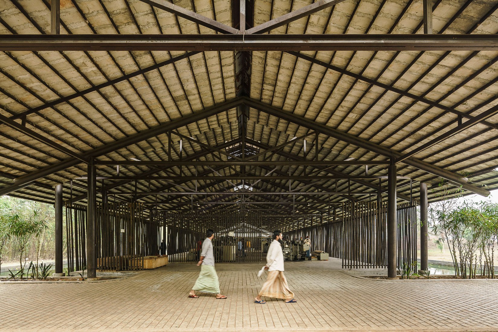 Amber Denim Loom Shed, by Archeground. Photograph by © Aga Khan Trust for Culture / Sandro di Carlo Darsa.