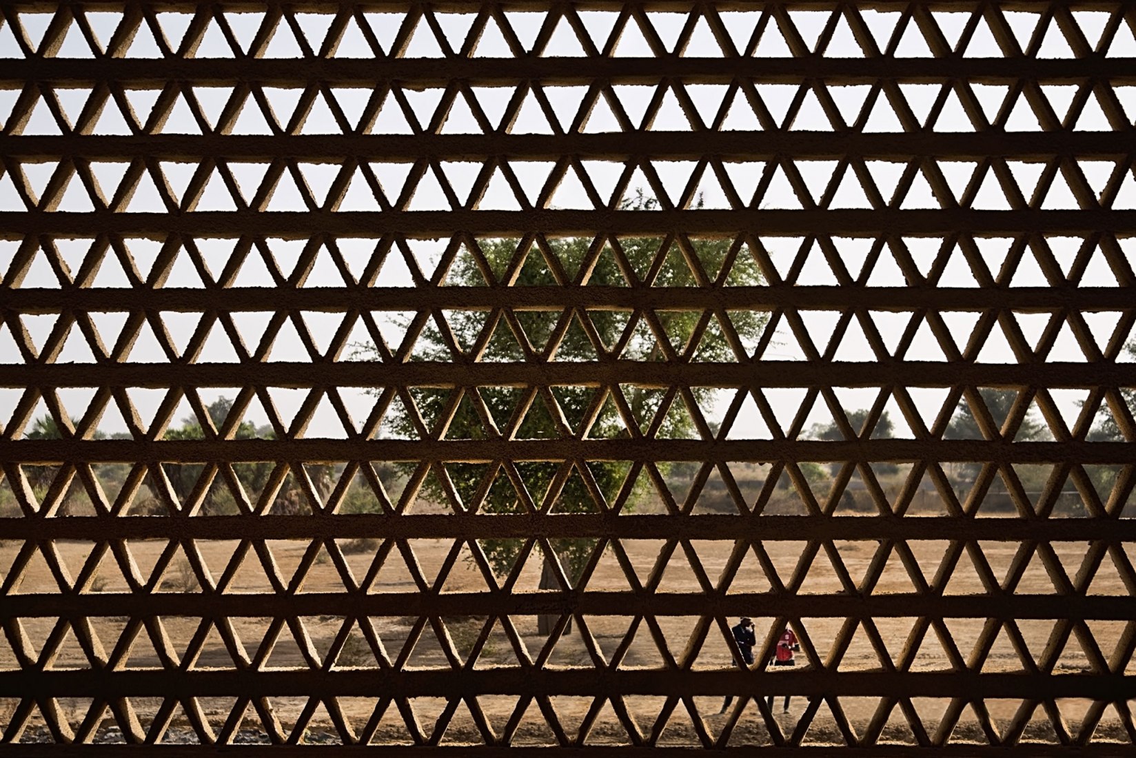 Nuevo edificio Aulario en la universidad Alioune Diop por IDOM. Fotografía por Francesco Pinton.