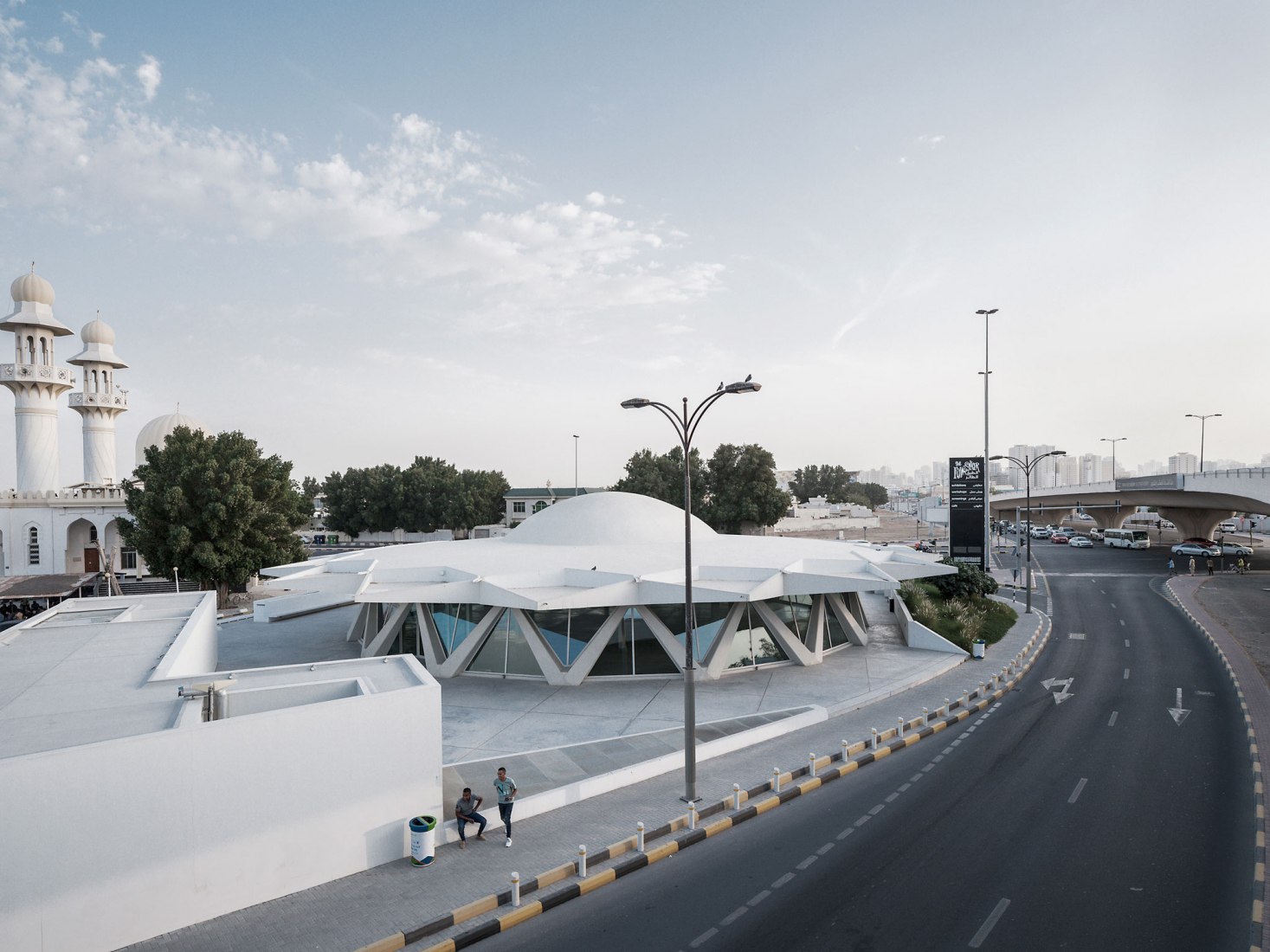 Rehabilitación del Platillo volante en Sharjah, Emiratos Árabes Unidos, por SpaceContinuum Design Studio / Mona El Mousfy. Imagen: Aga Khan Trust for Culture / Danko Stjepanovi.