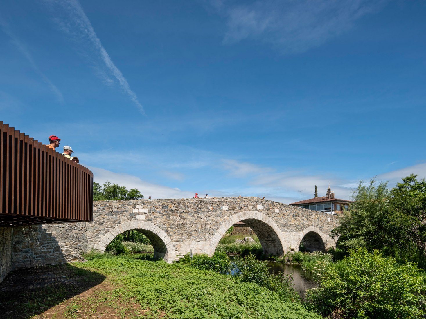 Puente de Furelos por AGi Architects. Fotografía por Héctor Santos-Díez.