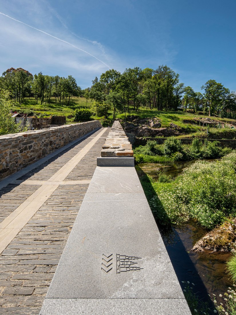 Puente de Furelos por AGi Architects. Fotografía por Héctor Santos-Díez.