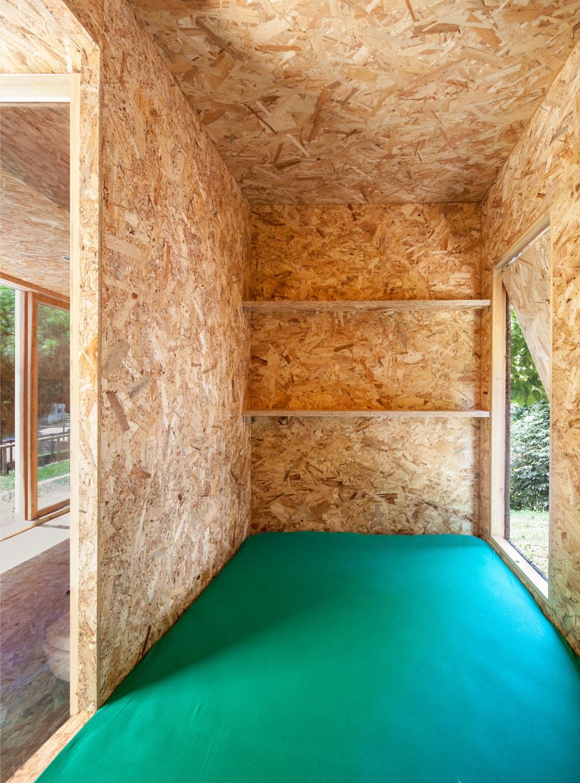 Refugio para fin de semana por Agora Arquitectura. Fotografía por Joan Casals Pañella