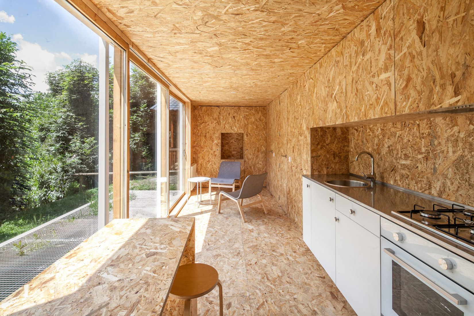 Refugio para fin de semana por Agora Arquitectura. Fotografía por Joan Casals Pañella