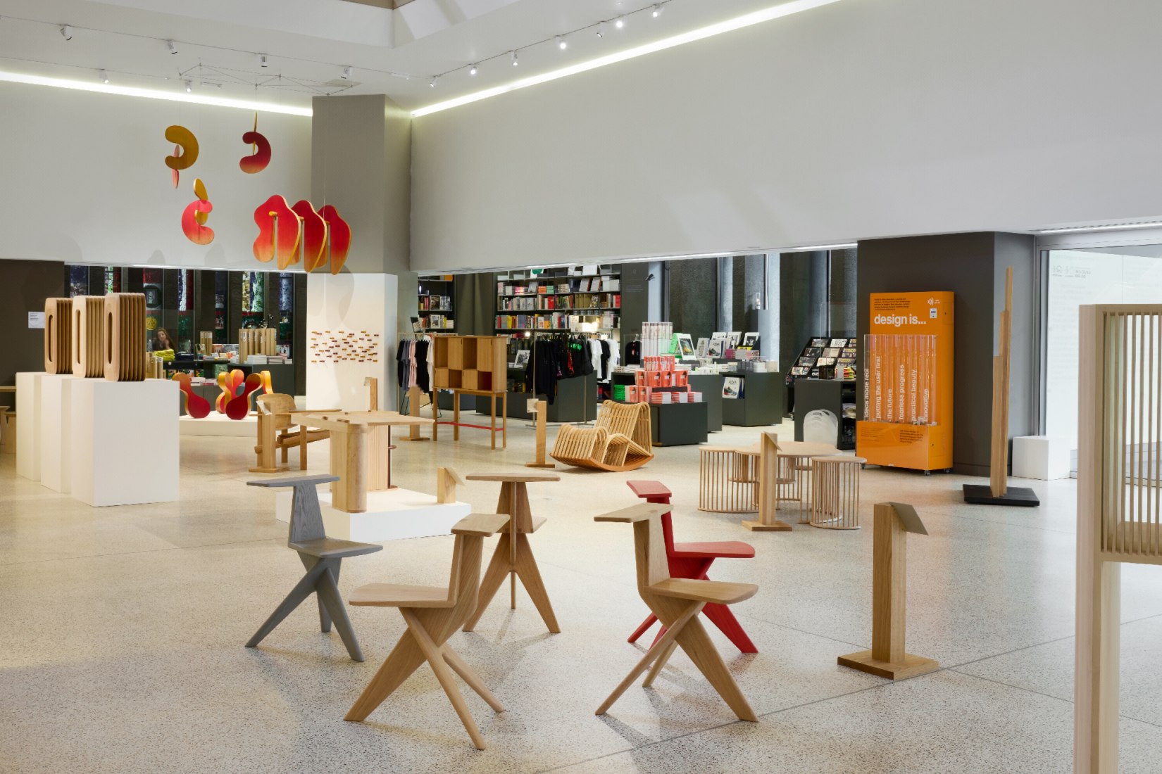 Inaguración en Design Museum. Discovered por AHEC y Wallpaper*. Fotografía por Thom Atkinson.