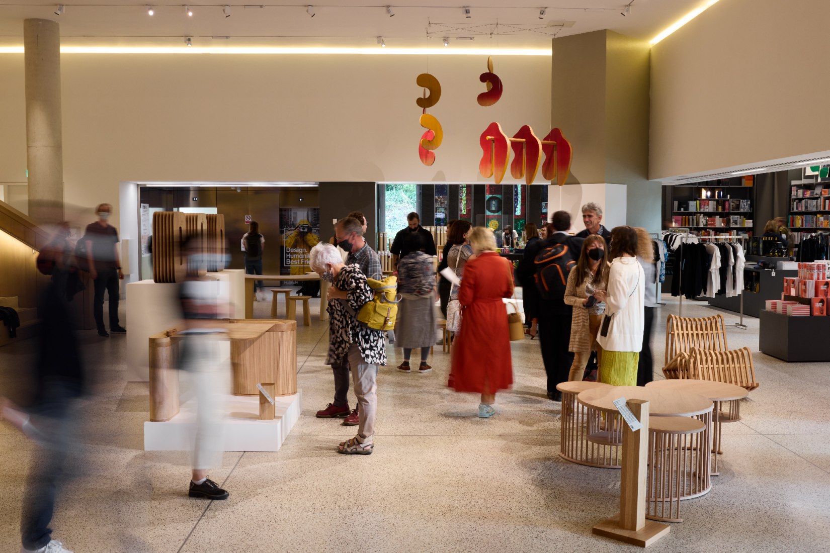 Inaguración en Design Museum. Discovered por AHEC y Wallpaper*. Fotografía por Thom Atkinson.