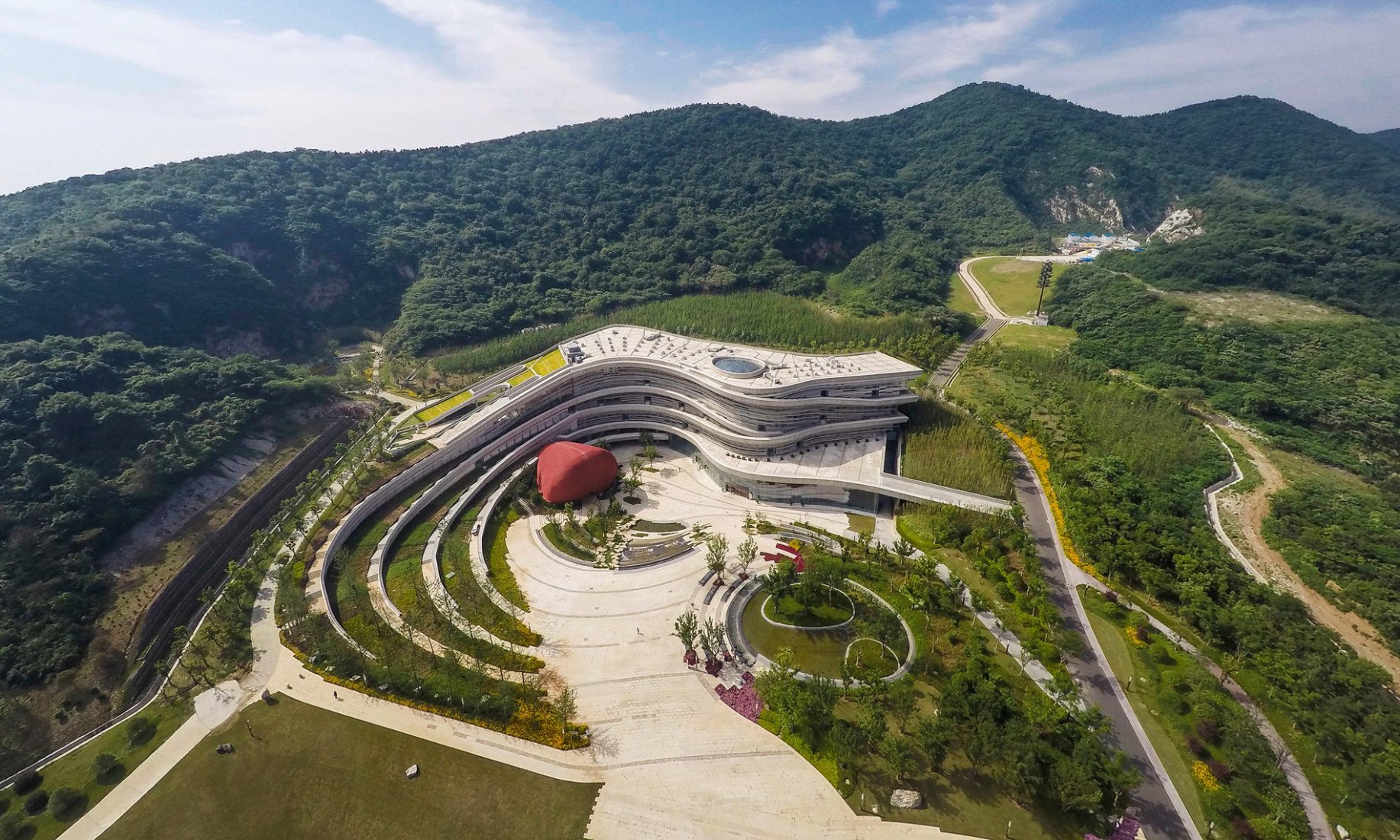 Nanjing Tangshan Geopark Museum by Hassell. Photograph © Johnson Lin