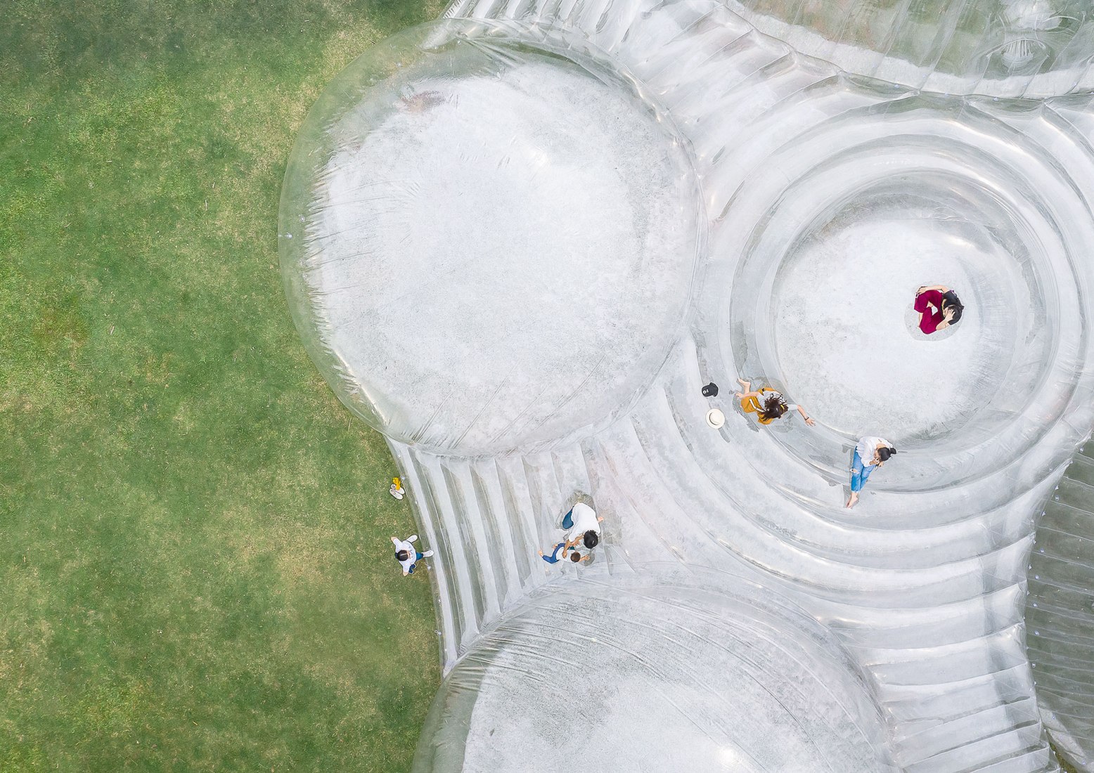 Pabellón multifuncional "Air Mountain" del Carnaval de Flores de Phoenix 2019 por Aether Architects. Fotografía por Zhang Chao.