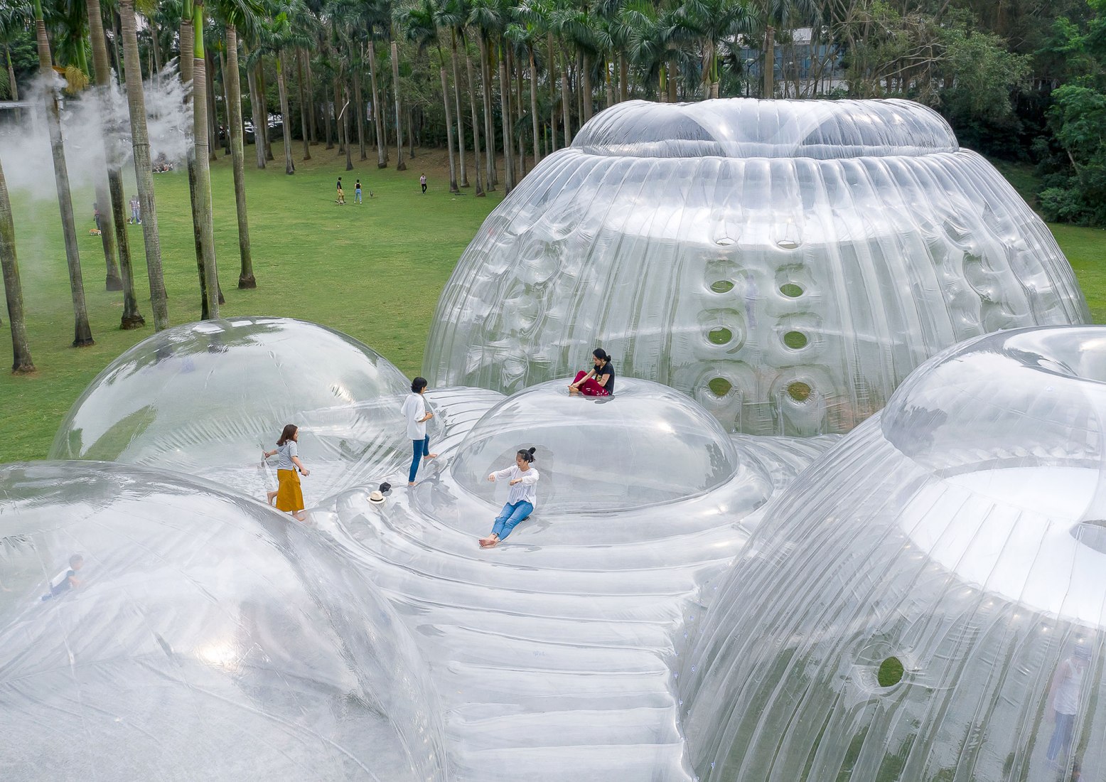 Pabellón multifuncional "Air Mountain" del Carnaval de Flores de Phoenix 2019 por Aether Architects. Fotografía por Zhang Chao.