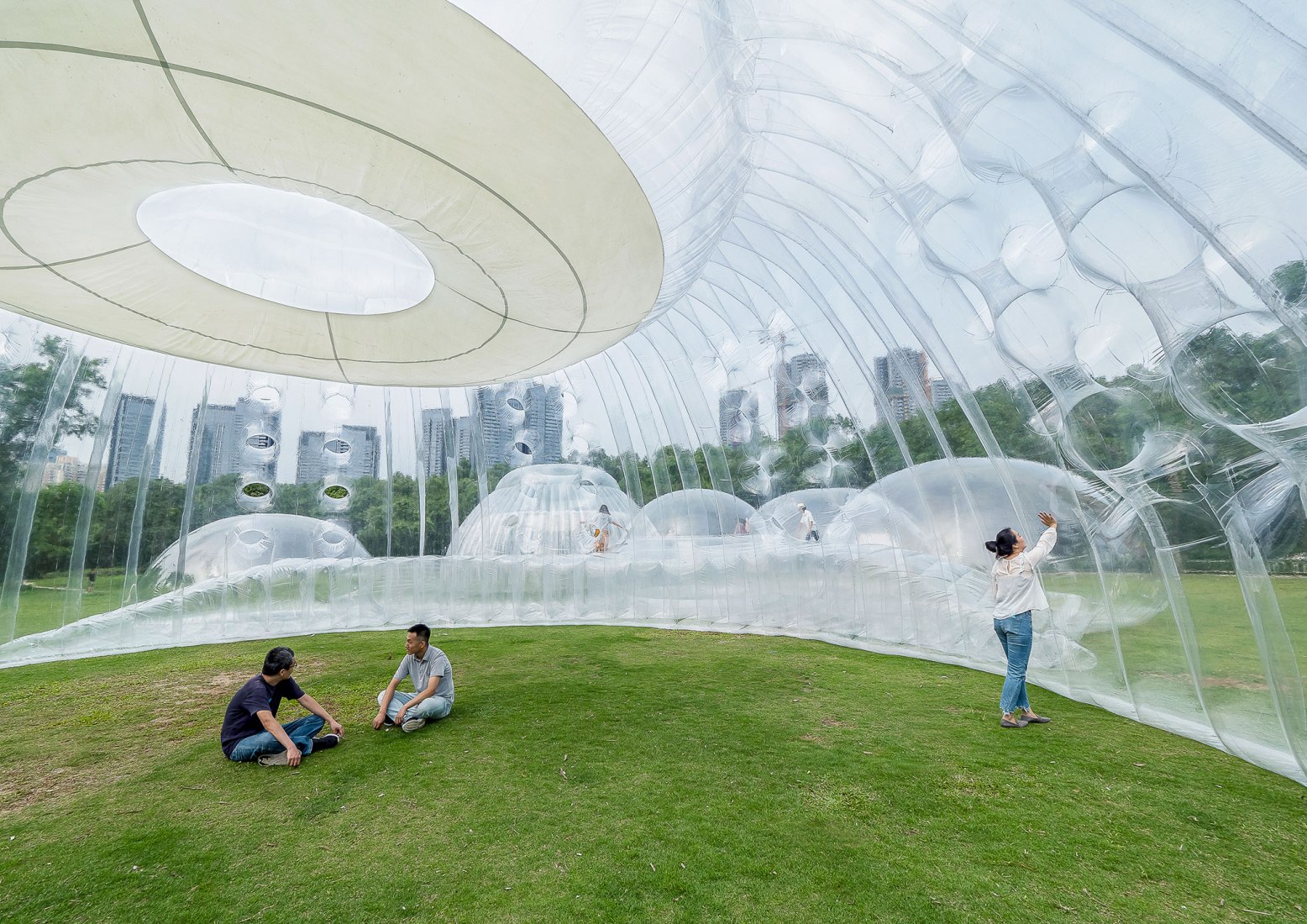 Pabellón multifuncional "Air Mountain" del Carnaval de Flores de Phoenix 2019 por Aether Architects. Fotografía por Zhang Chao.