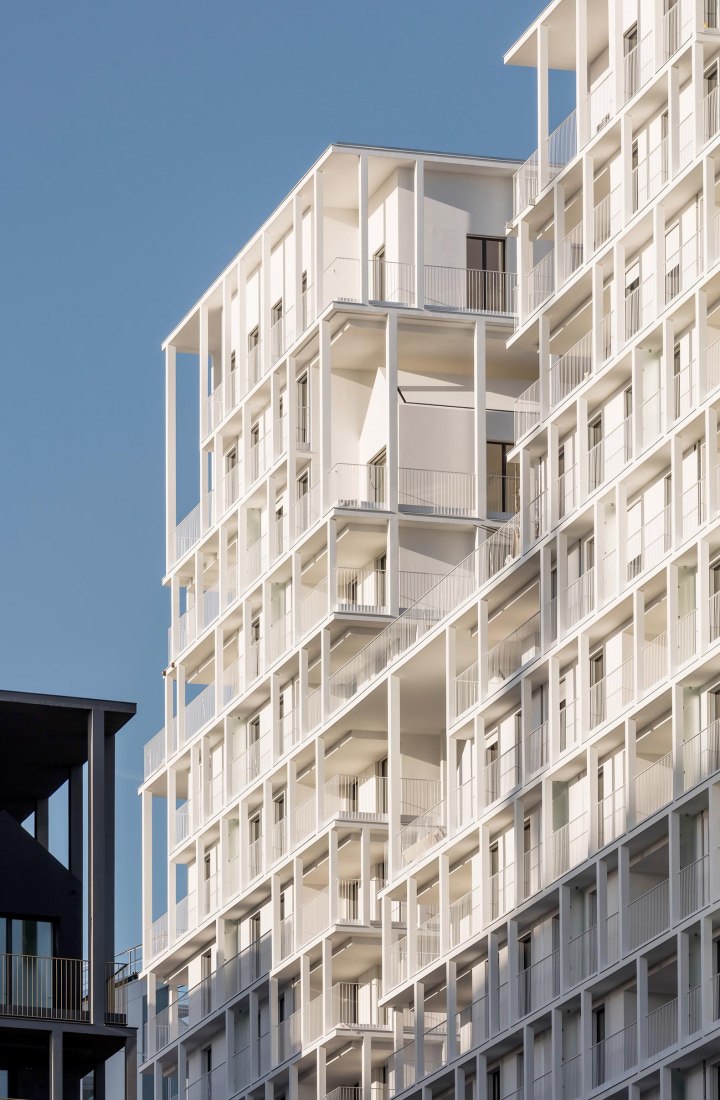 170 viviendas y tiendas en ZAC Clichy-Batignolles por Aires Mateus, Vincent Parreira-AAVP. Fotografía por Luc Boegly