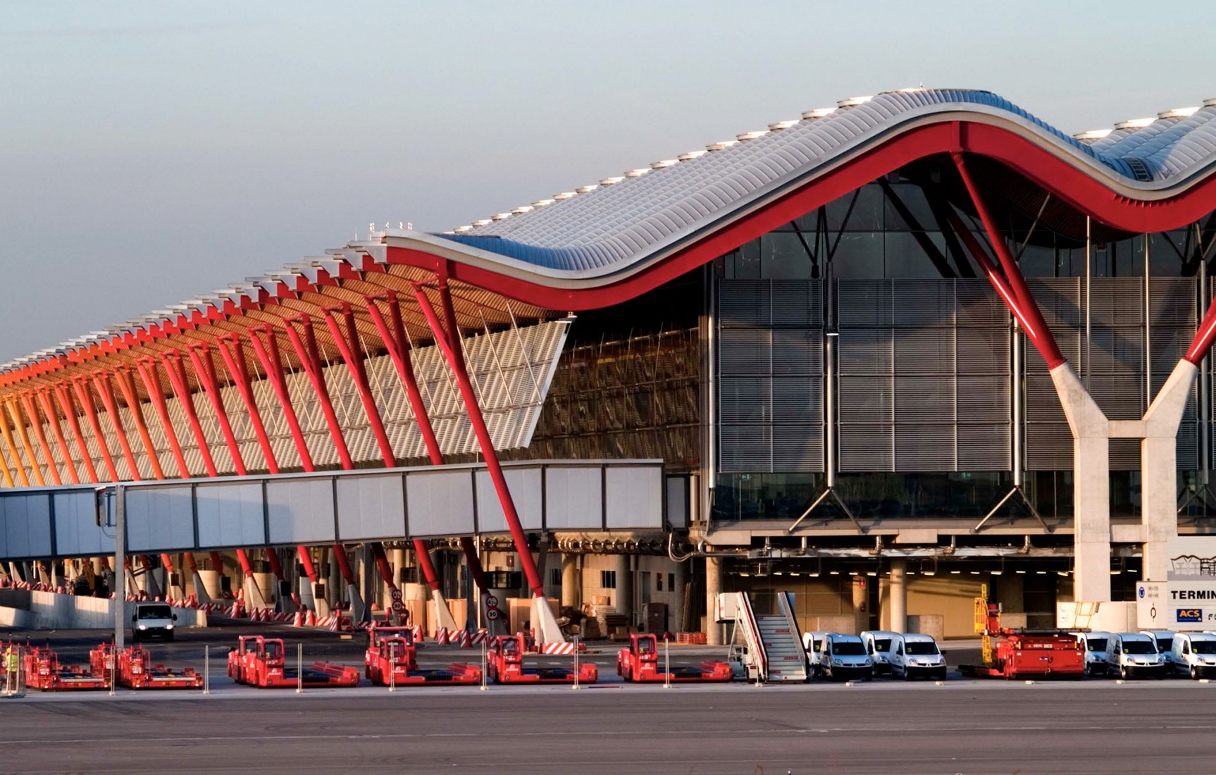 10 years. T4 Madrid Barajas Airport. 20062016 The Strength of