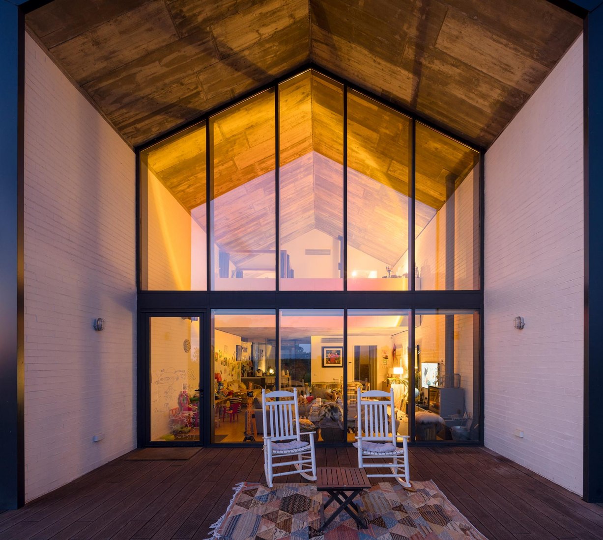 Granero House by Alberich-Rodríguez Arquitectos. Photograph by Imagen Subliminal