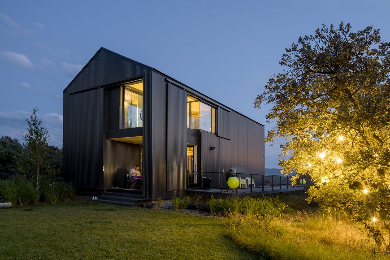 Granero House by Alberich-Rodríguez Arquitectos. Photograph by Imagen Subliminal