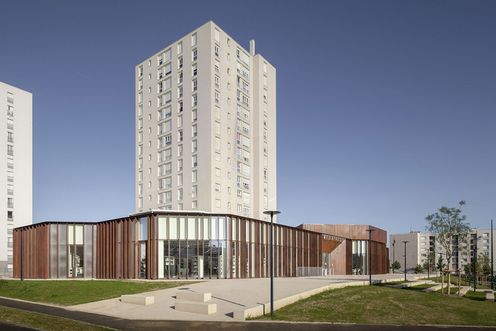 Renovación del Centro Comunitario Albert Schweitzer por MOA. Fotografía de Cyrille Lallement.