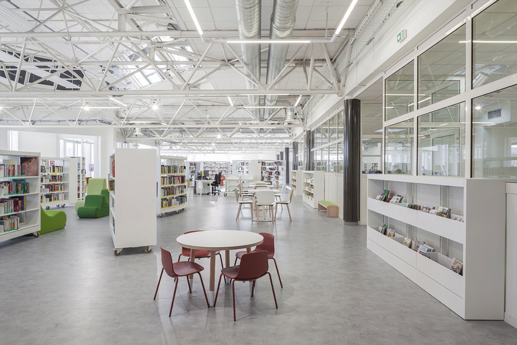 Renovación del Centro Comunitario Albert Schweitzer por MOA. Fotografía de Cyrille Lallement.