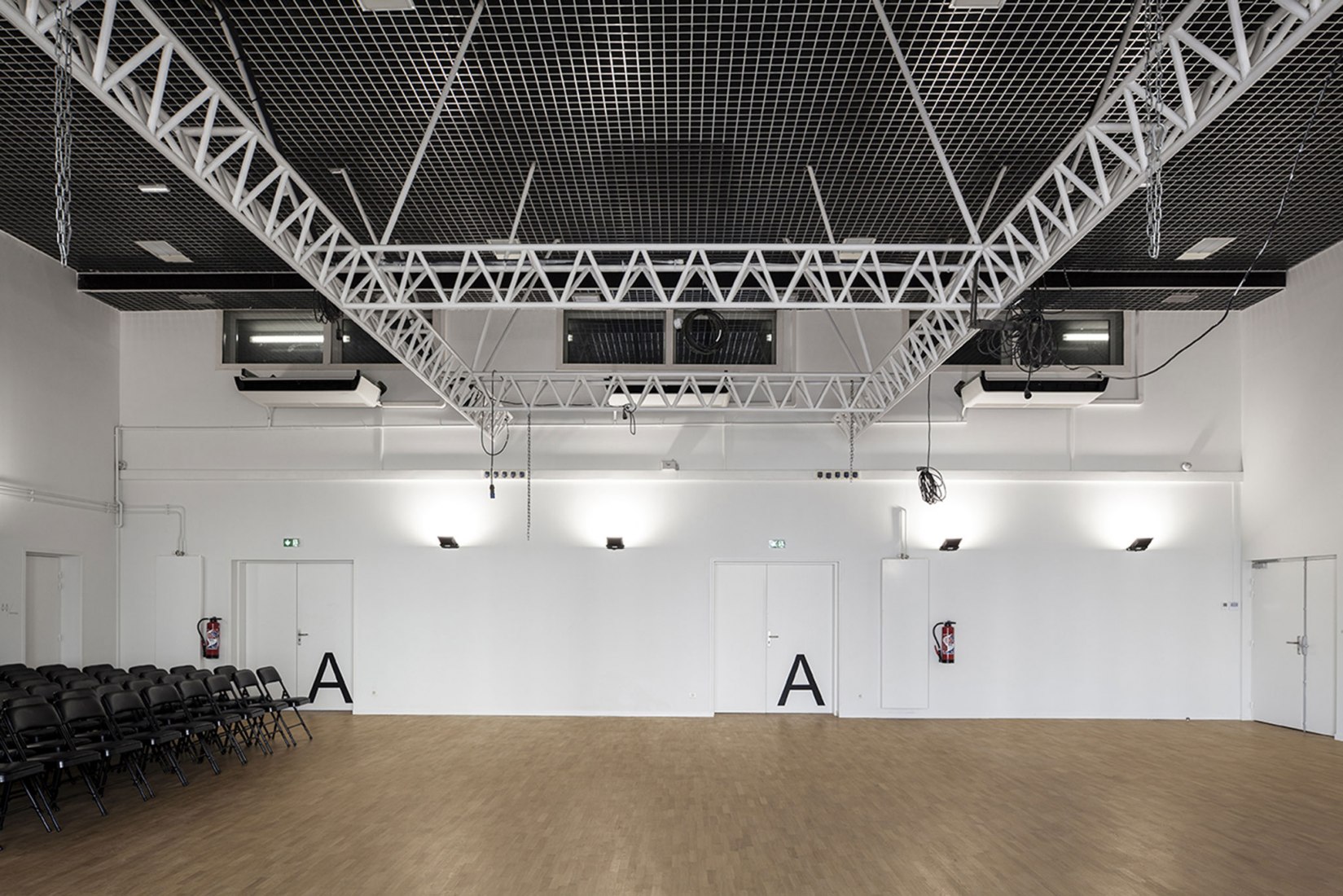Renovación del Centro Comunitario Albert Schweitzer por MOA. Fotografía de Cyrille Lallement.