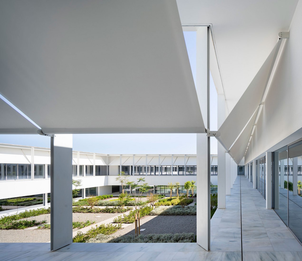 Headquarters and Auditorium for the University of Málaga by alcolea+tárrago / Roberto Ercilla. Photograph by Javier Callejas. 