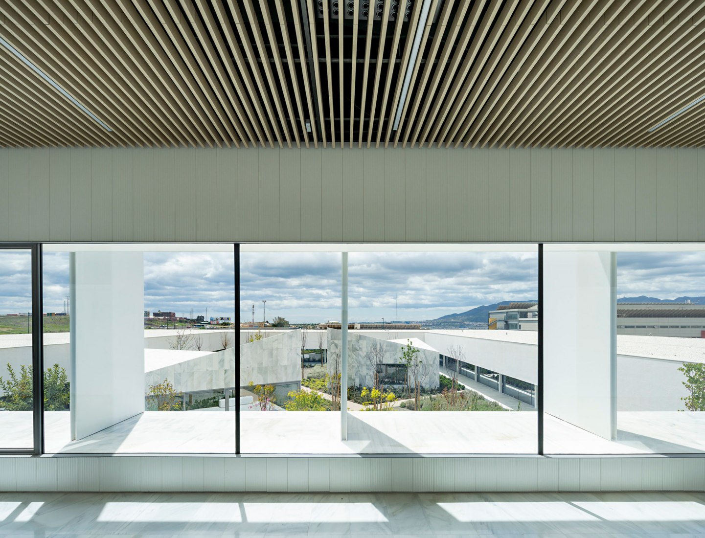 Headquarters and Auditorium for the University of Málaga by alcolea+tárrago / Roberto Ercilla. Photograph by Javier Callejas. 