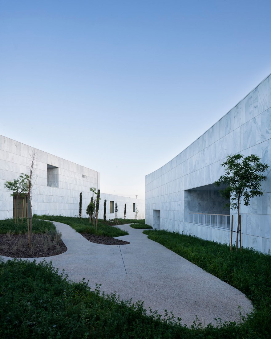 Headquarters and Auditorium for the University of Málaga by alcolea+tárrago / Roberto Ercilla. Photograph by Javier Callejas. 