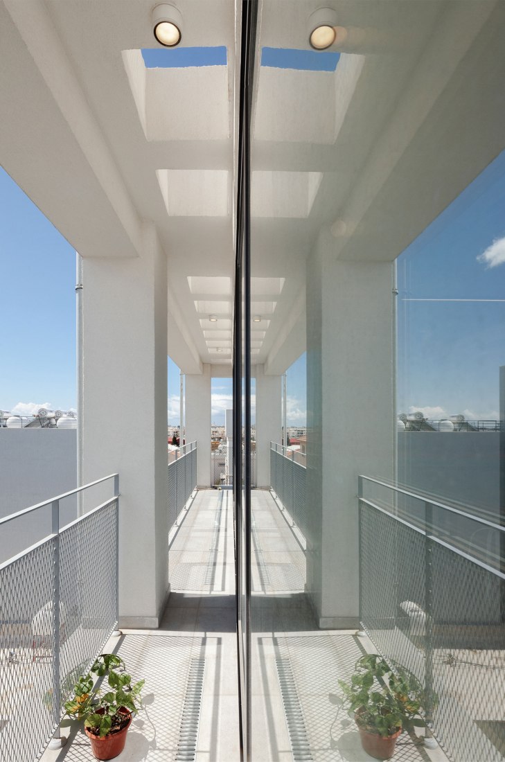 Bloque de apartamentos ZIO por Alexis Papadopoulos Architectural Practice. Fotografía por Creative Photo Room.