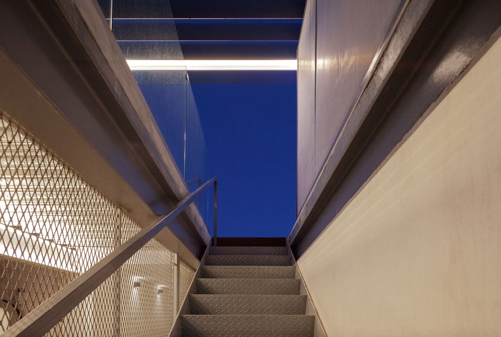 Bloque de apartamentos ZIO por Alexis Papadopoulos Architectural Practice. Fotografía por Creative Photo Room.