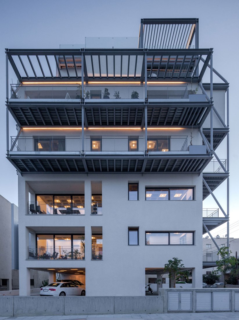 Bloque de apartamentos ZIO por Alexis Papadopoulos Architectural Practice. Fotografía por Creative Photo Room.