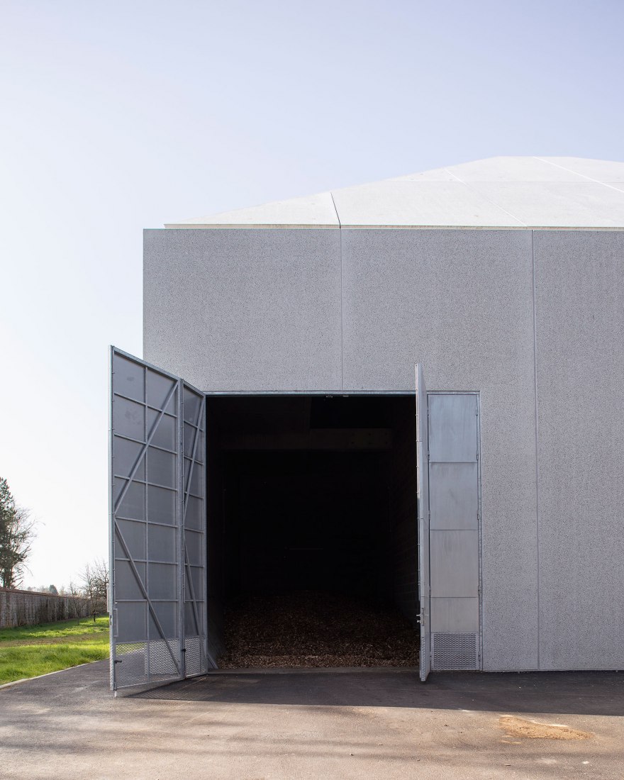Sala de calderas por ALTA Le Trionnaire - Le Chapelain. Fotografía por Gaëtan Chevrier.