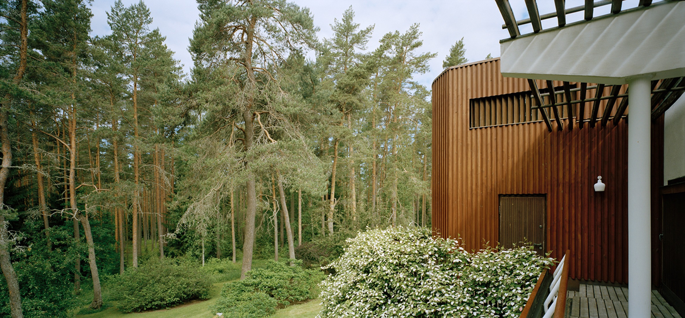 Villa Mairea, Noormarkku, Finlandia, Alvar Aalto, 1939 © Armin Linke VG Bild-Kunst, Bonn, 2014*.