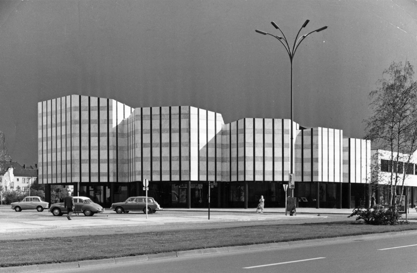Wolfsburg Cultural Centre, Alemania, Alvar Aalto, 1958–1962 © Alvar Aalto Museum, photo: Leonardo Mosso, VG Bild-Kunst, Bonn, 2014*.