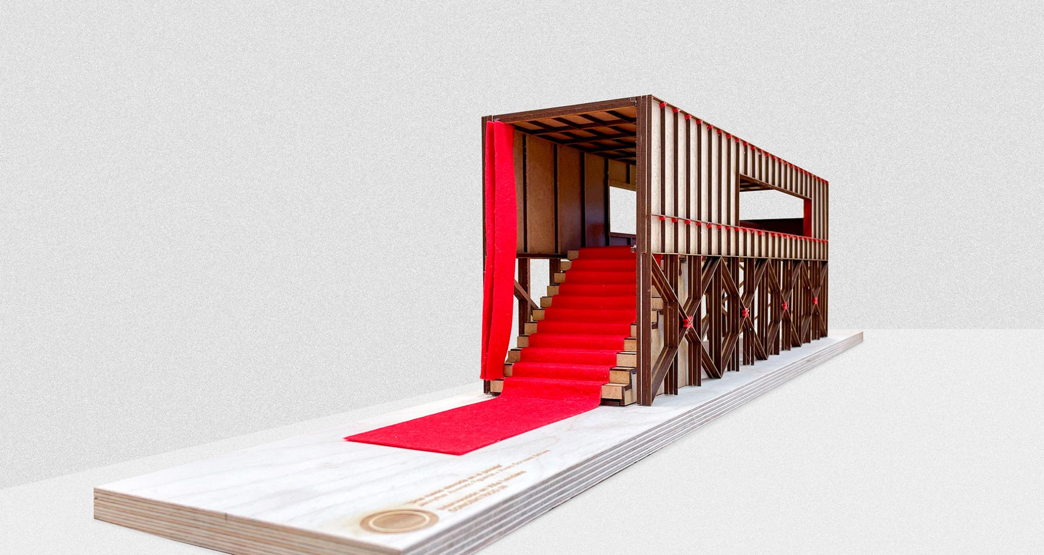 Maqueta. Una mesa elevada en el paisaje por J-AF Architecture + Gonzalez Serrano Studio+.