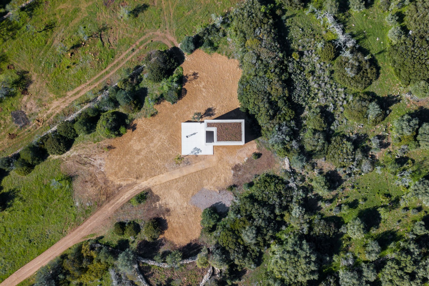 Vista de pajaro. Capela do Monte, la Capilla de la Ladera por Álvaro Siza. Fotografía por João Morgado