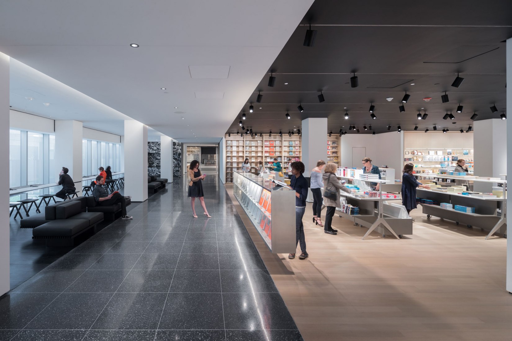 View of the second floor looking east with new Museum Store, espresso bar and The Daniel and Jane Och Lounge. Photography © Iwan Baan