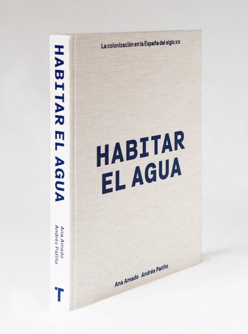Libro Habitar el agua. Imagen vía © Ana Amado, Andrés Patiño.