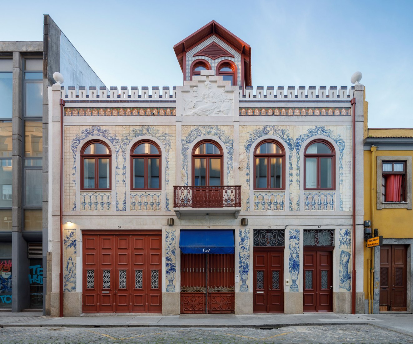 Devesas Factory Building by Anarchlab. Photograph by Ivo Tavares Studio
