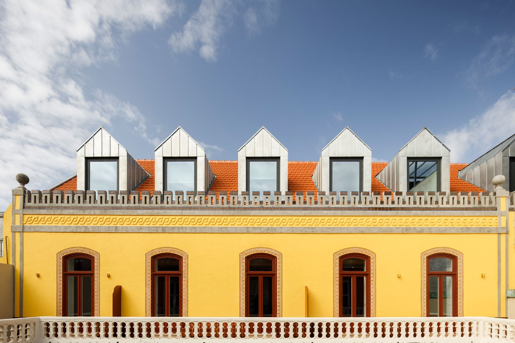 Devesas Factory Building by Anarchlab. Photograph by Ivo Tavares Studio
