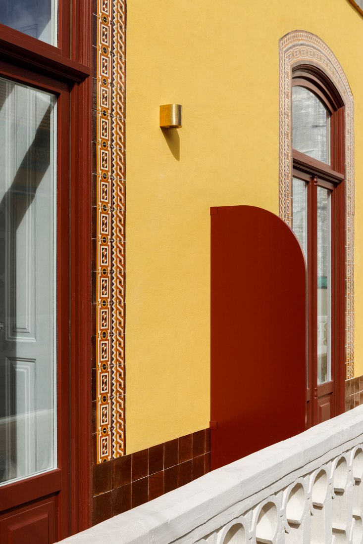 Devesas Factory Building by Anarchlab. Photograph by Ivo Tavares Studio