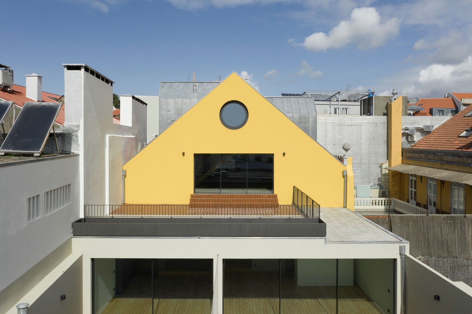 Devesas Factory Building by Anarchlab. Photograph by Ivo Tavares Studio