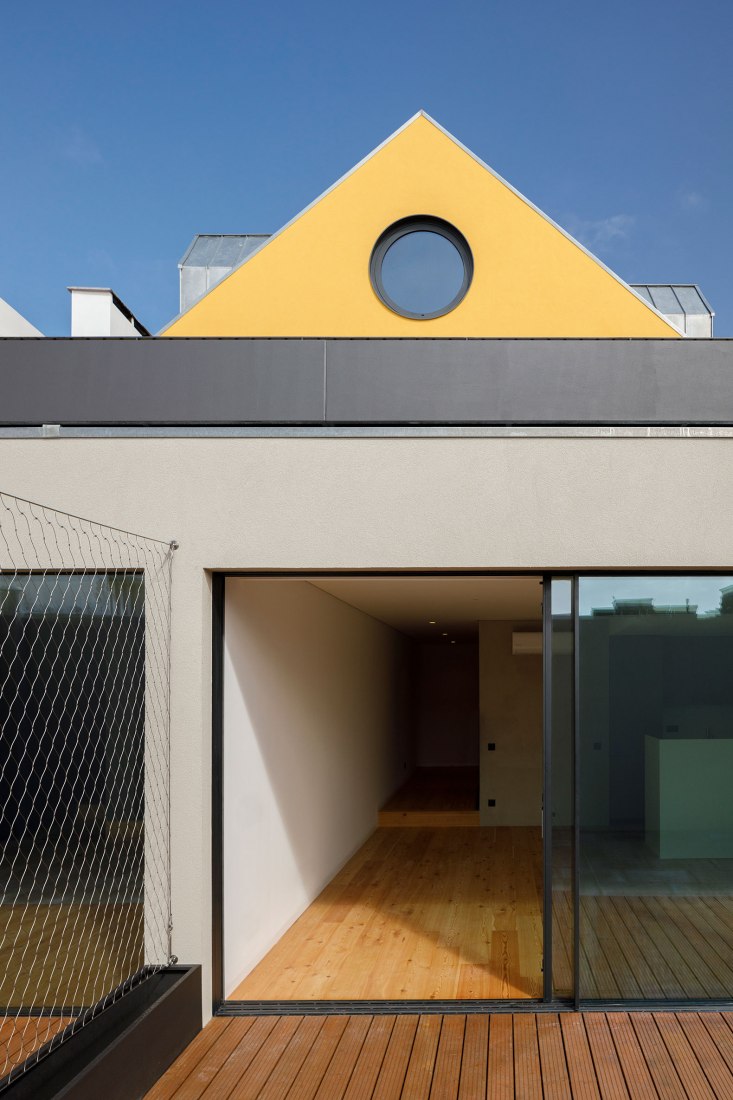 Devesas Factory Building by Anarchlab. Photograph by Ivo Tavares Studio