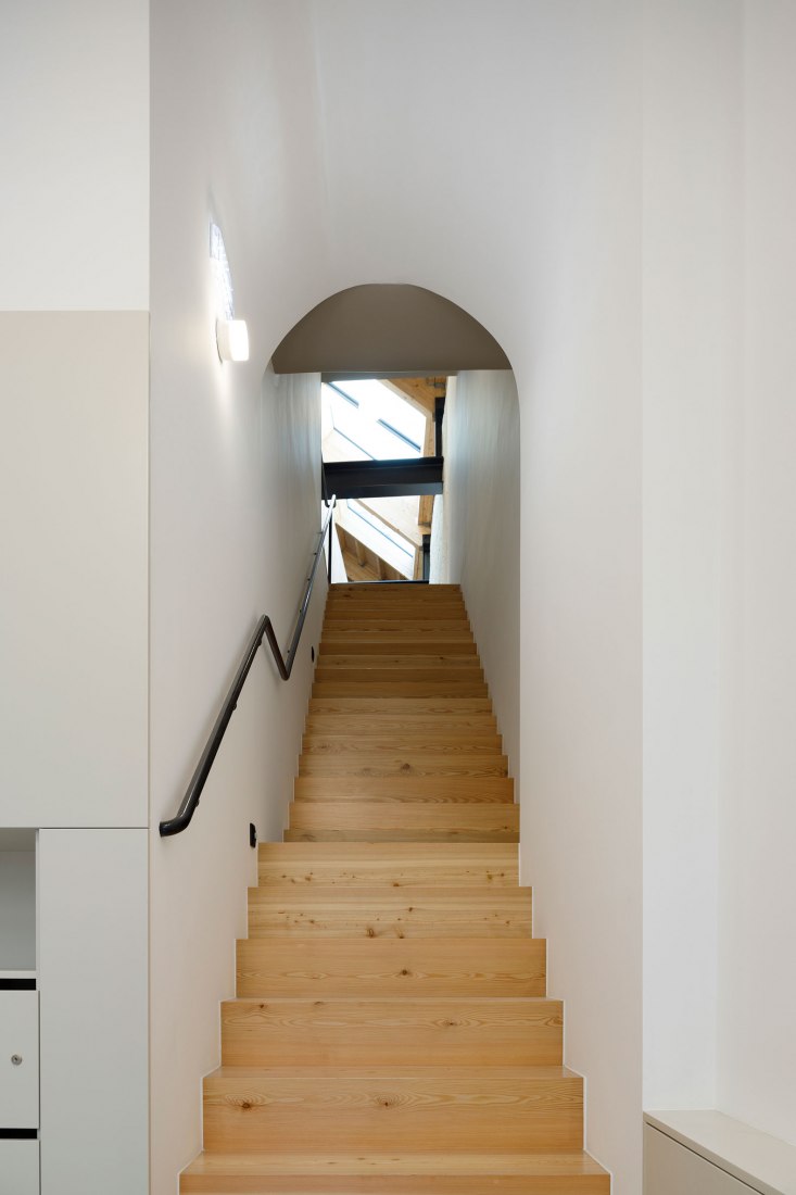 Devesas Factory Building by Anarchlab. Photograph by Ivo Tavares Studio