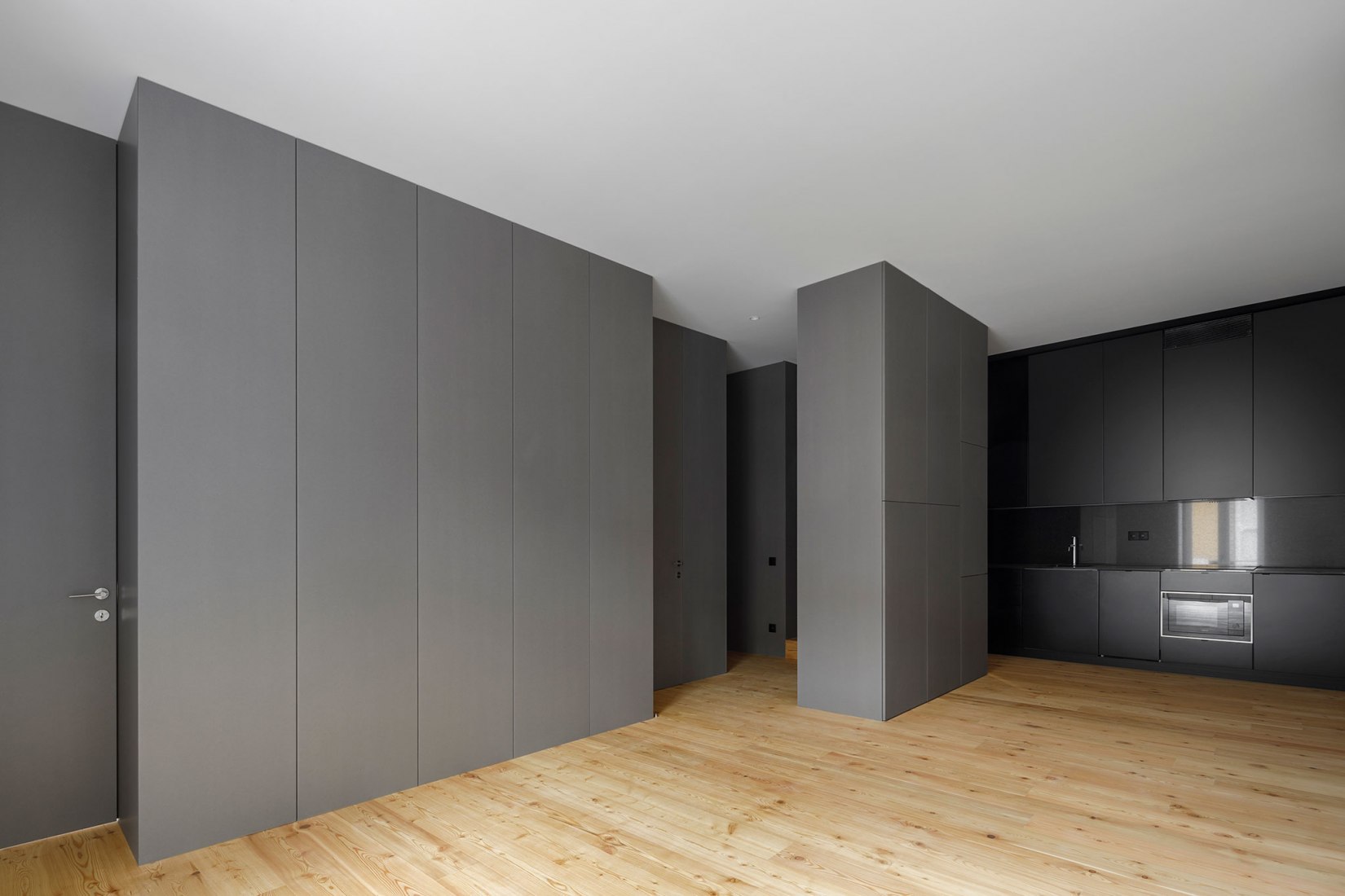 Devesas Factory Building by Anarchlab. Photograph by Ivo Tavares Studio