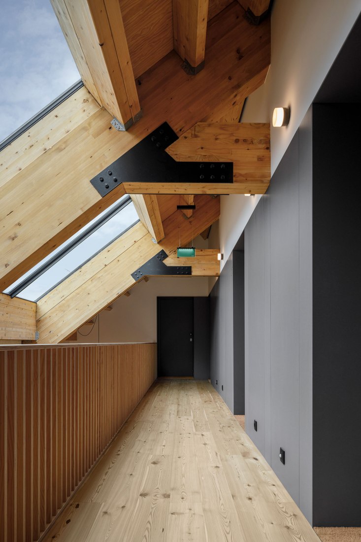 Devesas Factory Building by Anarchlab. Photograph by Ivo Tavares Studio