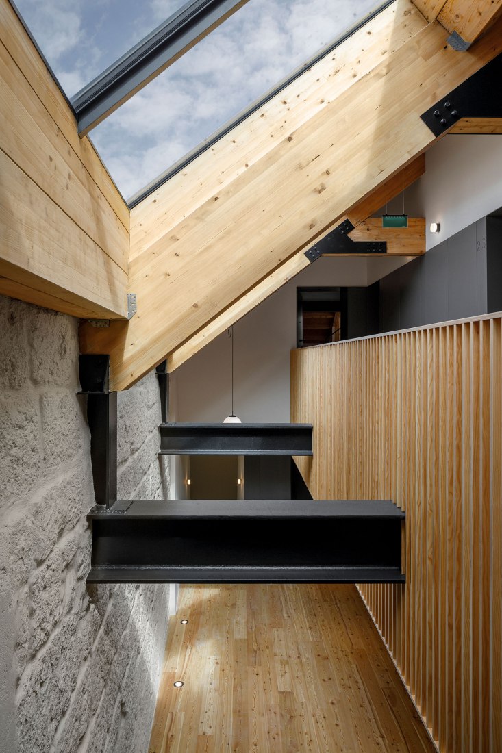 Devesas Factory Building by Anarchlab. Photograph by Ivo Tavares Studio