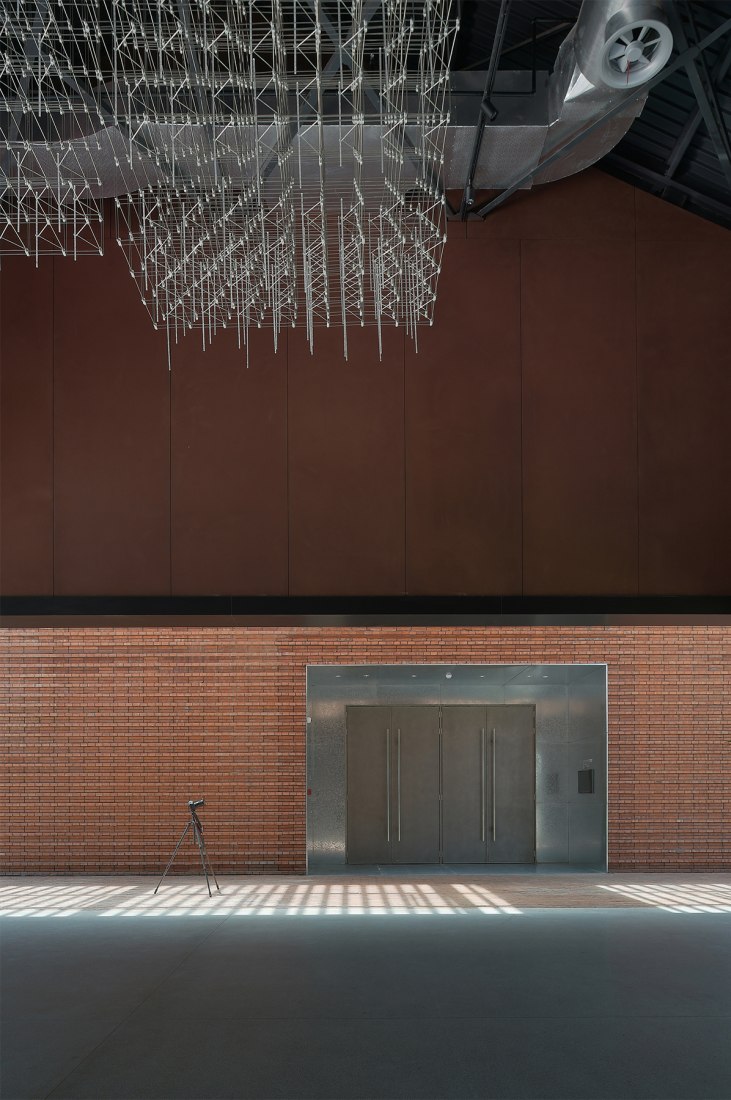 Antigua factoria como nuevo centro cultural por And Studio. Fotografía por MLee Studio