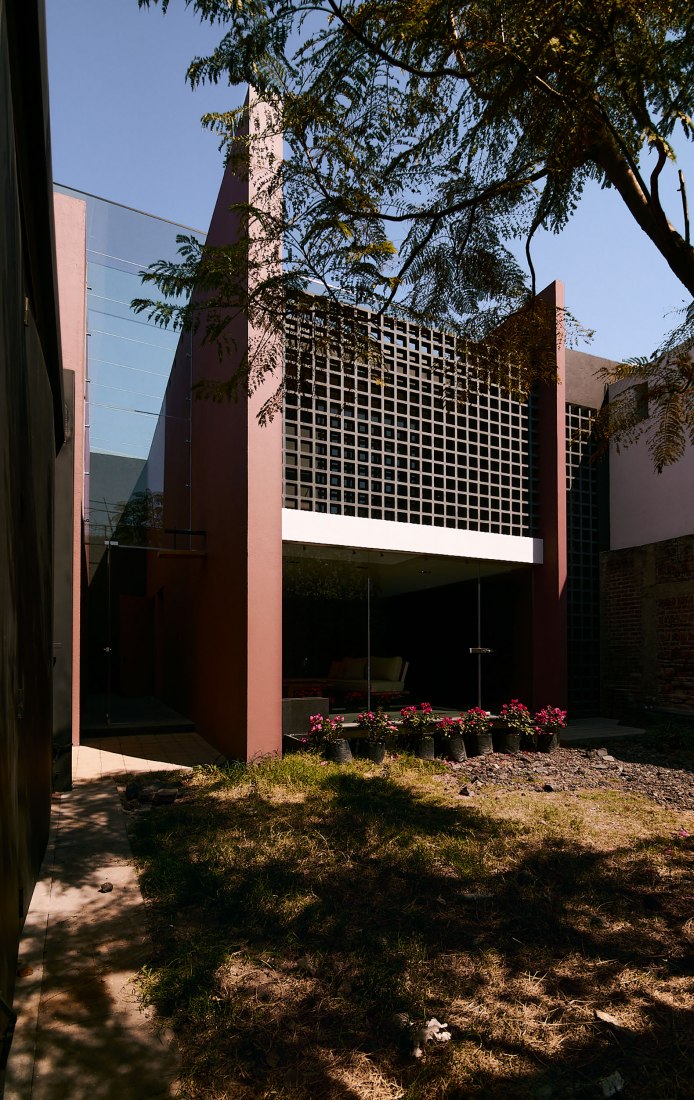 Lorena House by And-Y arquitectos. Photograph by Andrea Gabriela Porquillo Cortes.