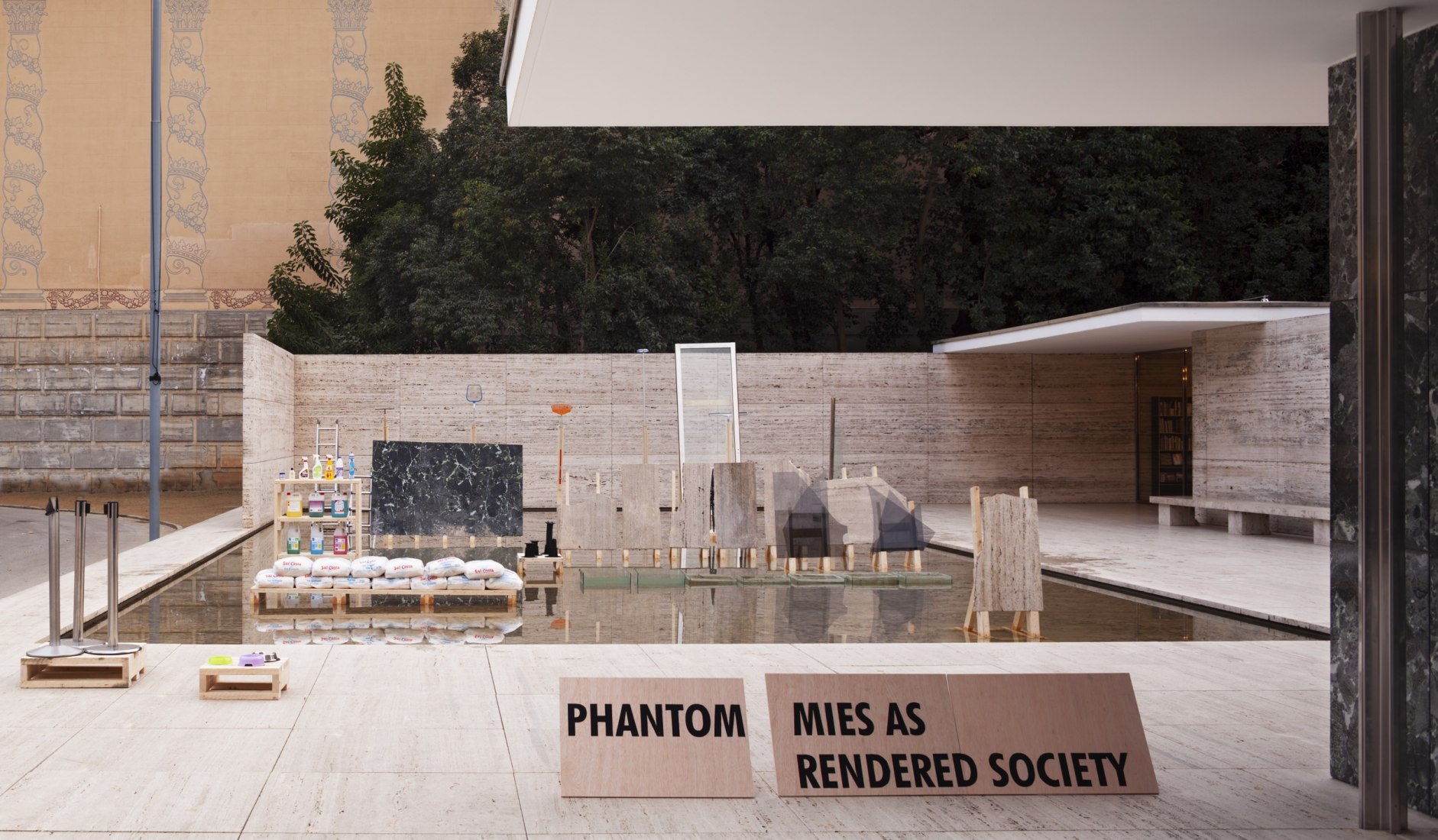 Phantom. Mies as Rendered Society por Andrés Jaque. Fotografía © Miguel De Guzman